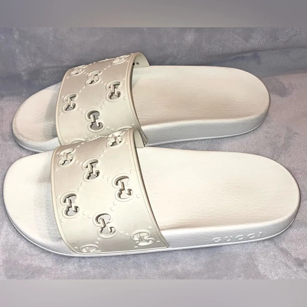 Gucci Women Size 38 US 7.5-8 Authentic Pursuit GG Perforated White Rubber Slides - Image 7