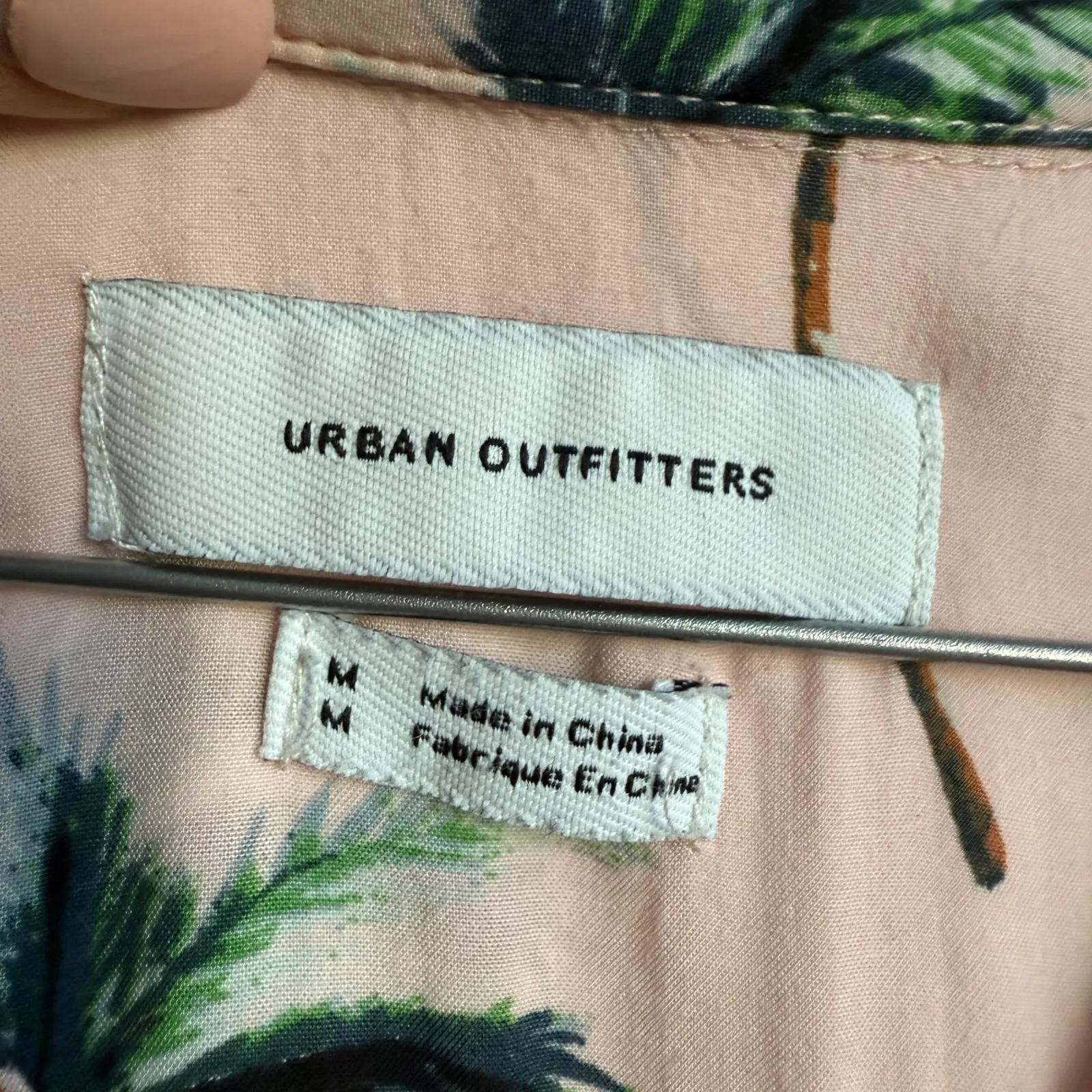 Urban Outfitters Palm Tree Print Button Up Shirt Short Sleeve‎ Medium - Image 5