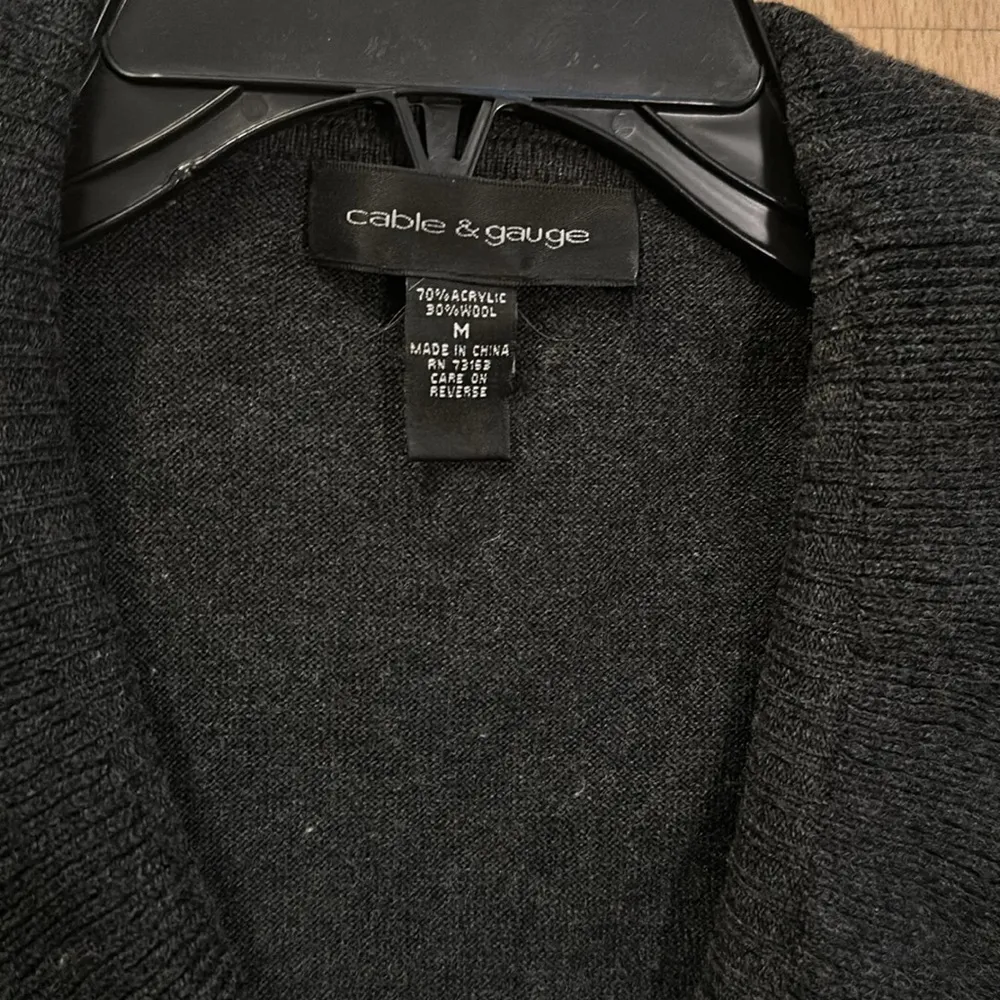 Cable & Gauge Charcoal Ruffled Sweater Vest M - Image 5