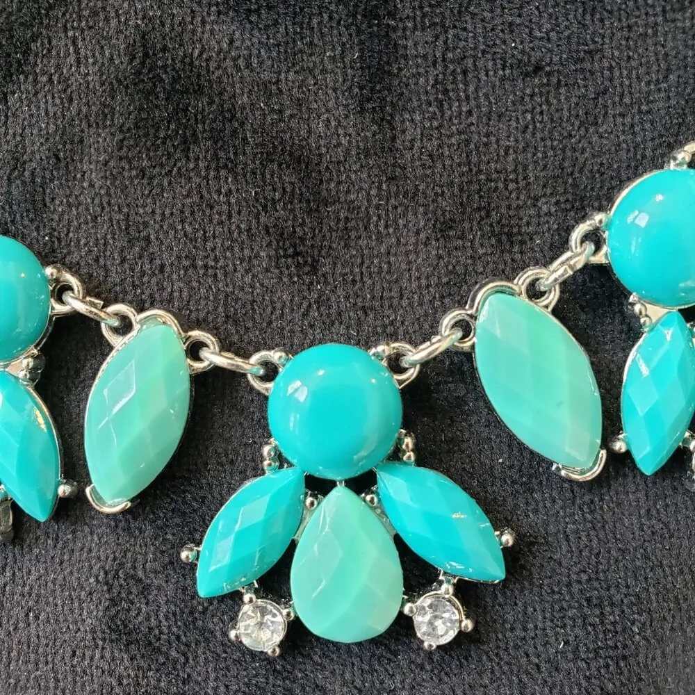 Womens Fashion Mint Green Clear Crystal Pearl Necklace Easter with Lobster Clasp - Image 3