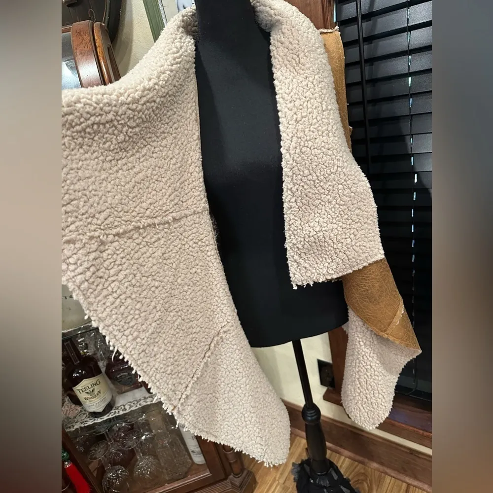 Forever 21 Faux Sherpa Long Vest Brown and White Large - Image 3