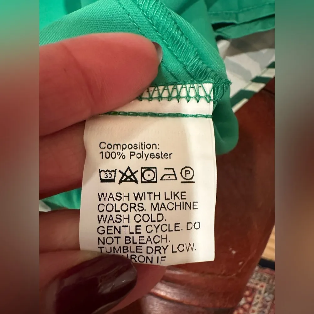 NWOT SHEIN DISCONTINUED Asymmetrical Green and White Dress with Unique Design - Image 6