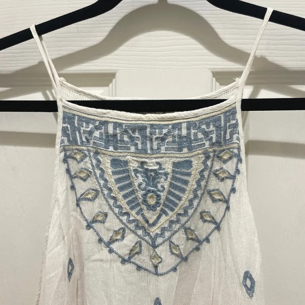 Abercrombie & Fitch White & Blue Sleeveless Fringe Aztec Mini Dress - Image 3
