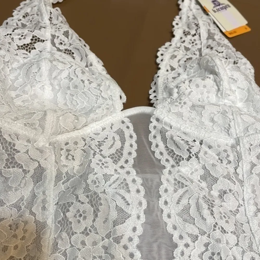 b.tempted by Wacoal Ciao Bella Low Plunge Neck Bodysuit women’s white top sz S - Image 3