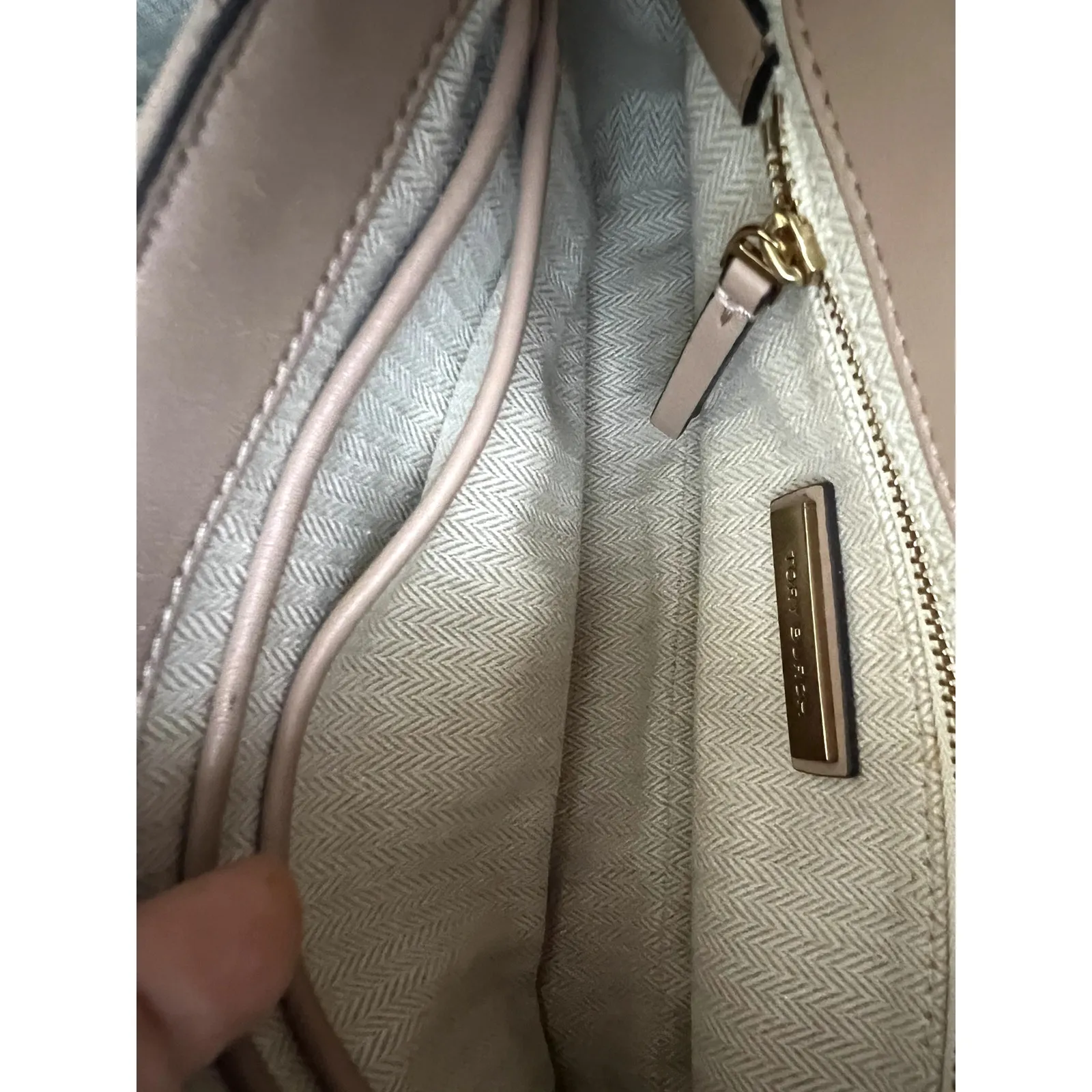 Tory Burch Small Kira Chevron Convertible Shoulder Bag - Devon Sand - Image 6