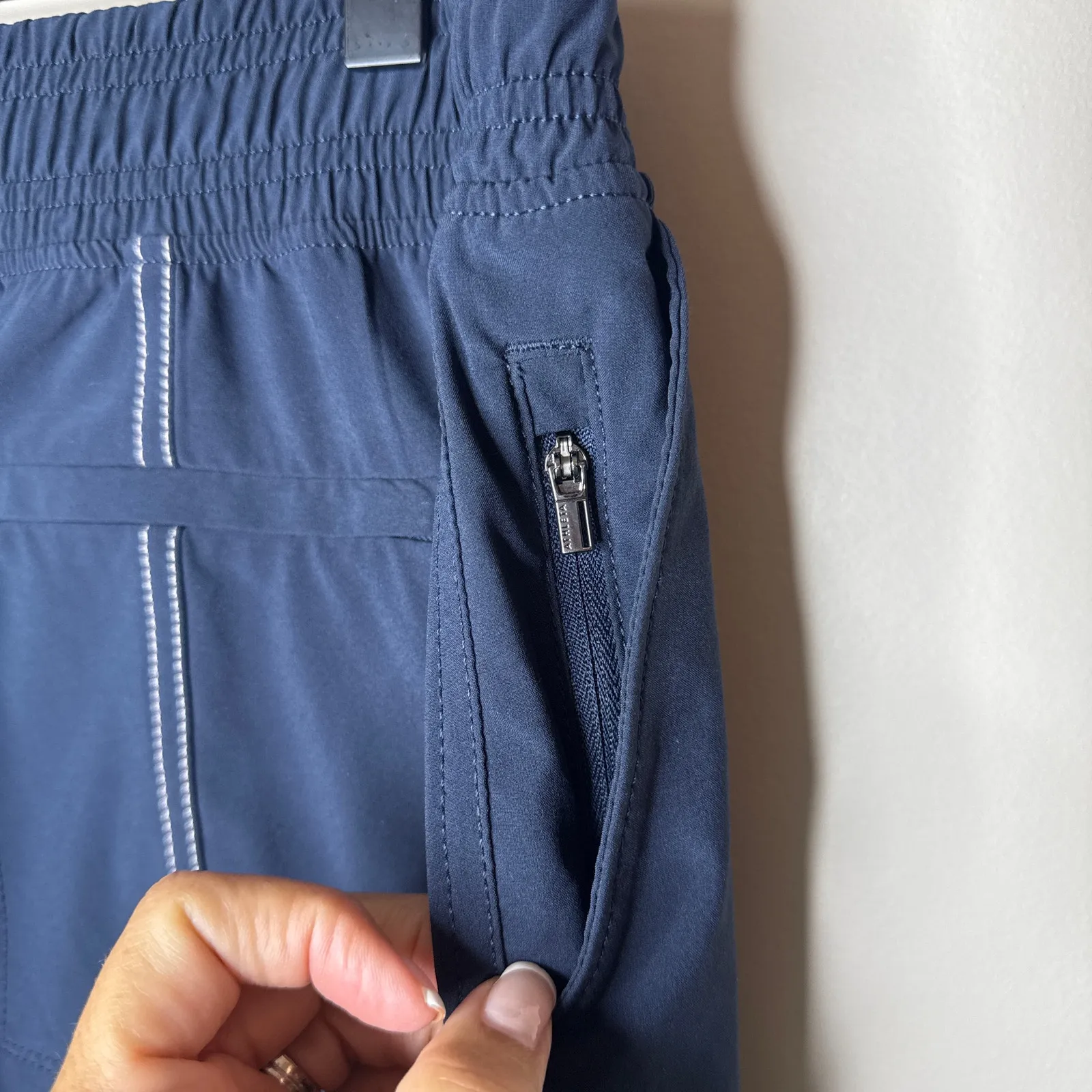 Athleta Chelsea‎ Utility Cargo Jogger Navy Size 10 Contrast Seams Zip Pockets - Image 9