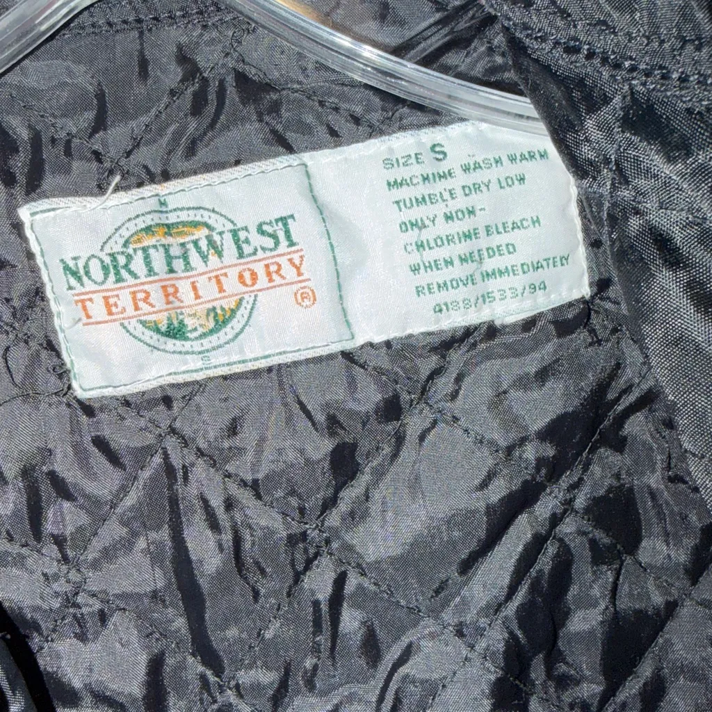 Vintage Quilted Jacket in shades of red white and blue - Image 2