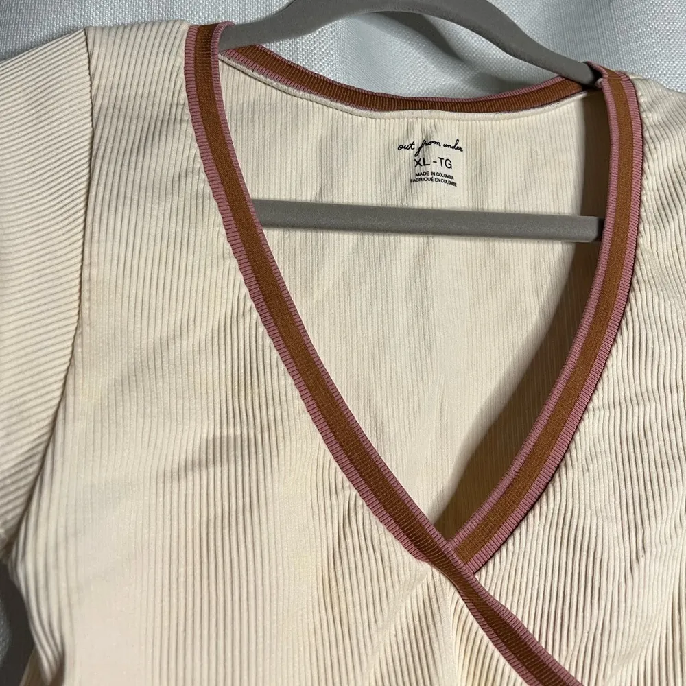 Out From Under Go For Gold Seamless Surplice Cream Ribbed Crop Top XL - Image 7