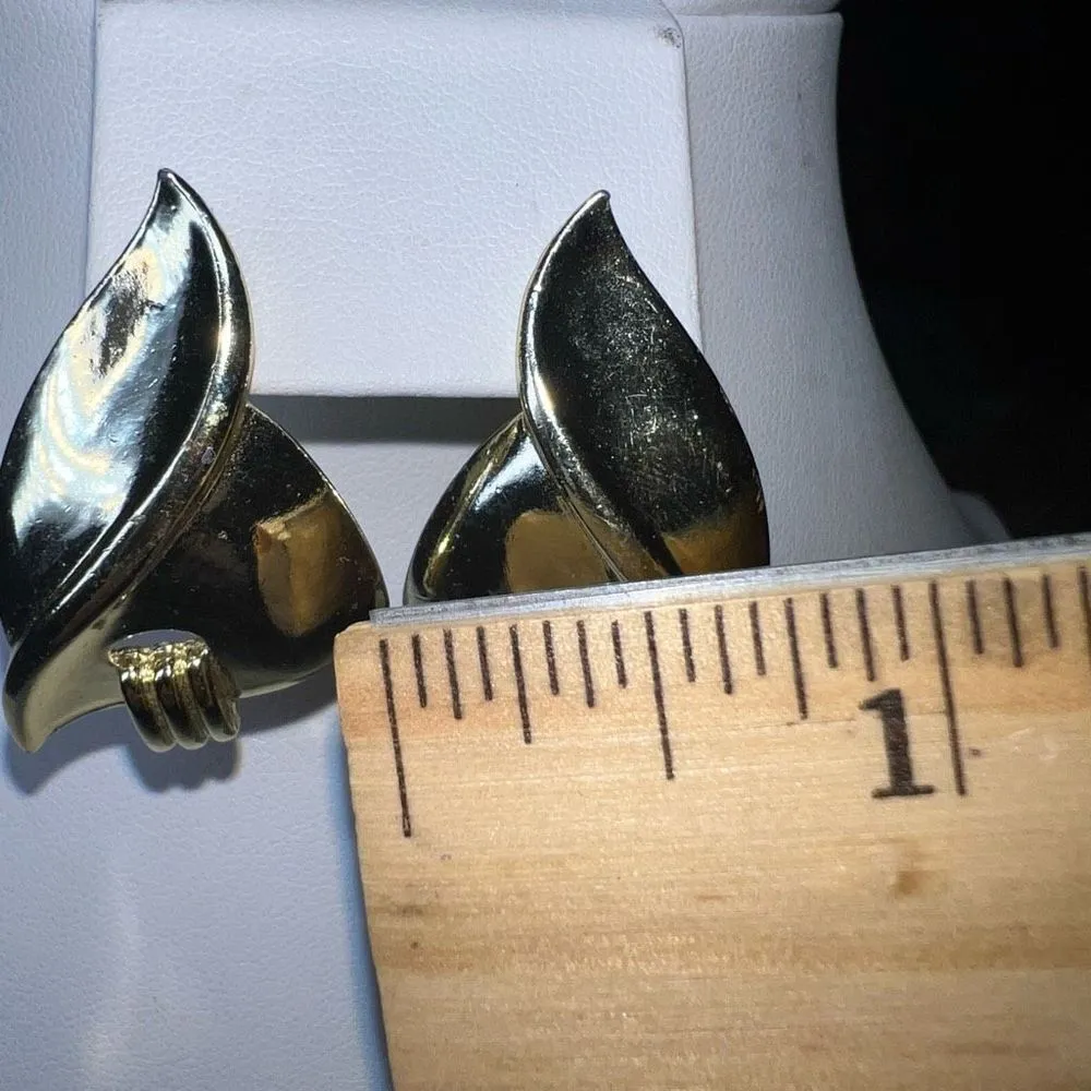 MCM Vintage  Abstract Linear Button Earrings - Image 6