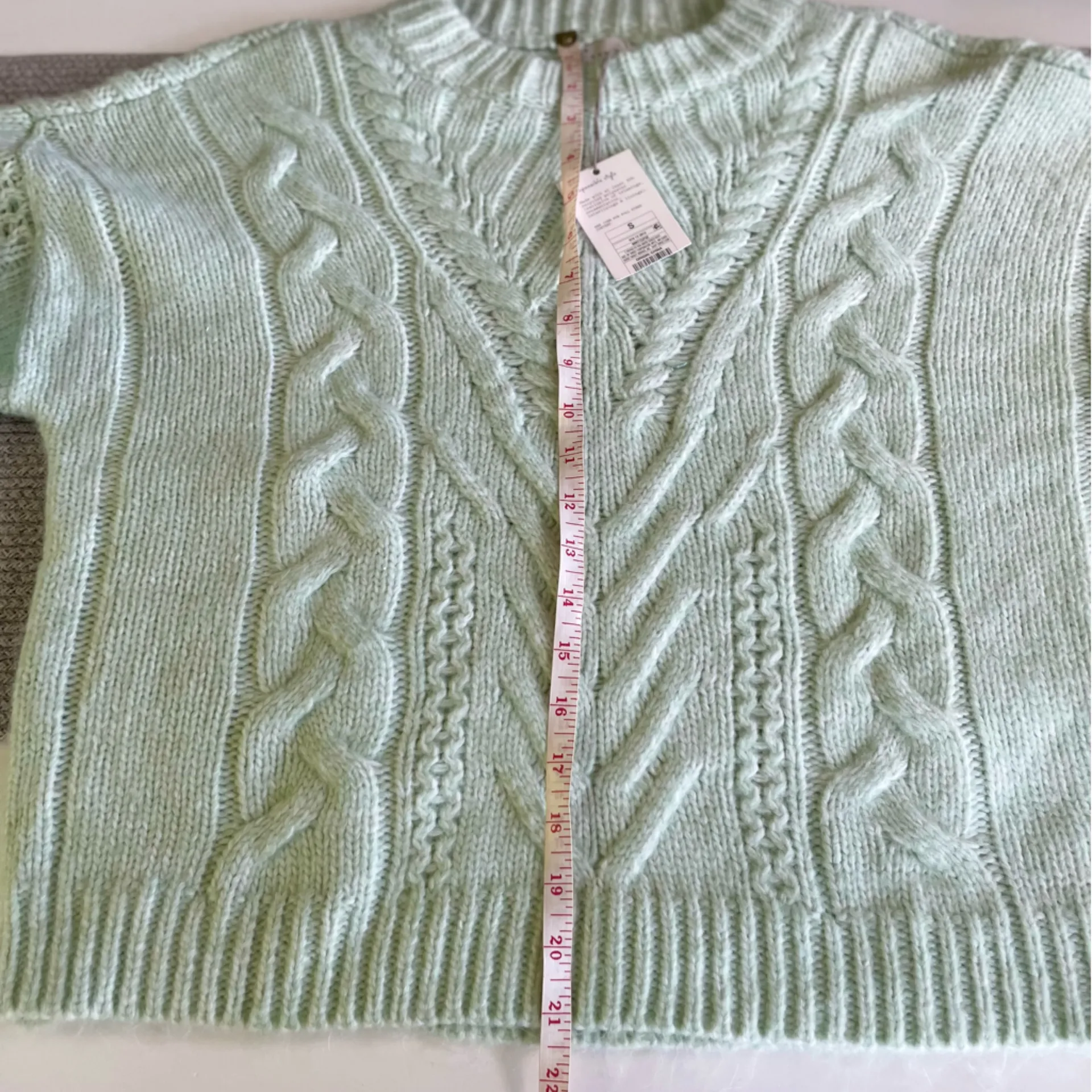 A New Day Light Green Cableknit Cropped Crewneck Sweater Size Small - Image 8