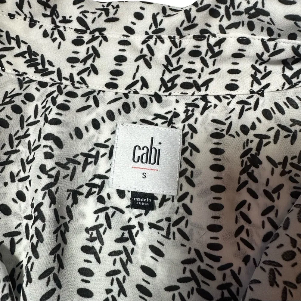 Black White Pattern Print Long Sleeve Chiffon Collar Button Down Blouse - Image 8