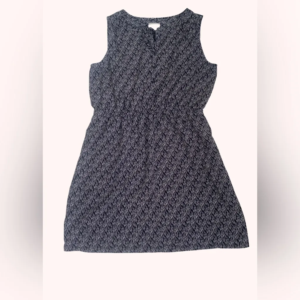 Loft dress Black & White Size XL with Pockets abstract dash pattern - Image 2