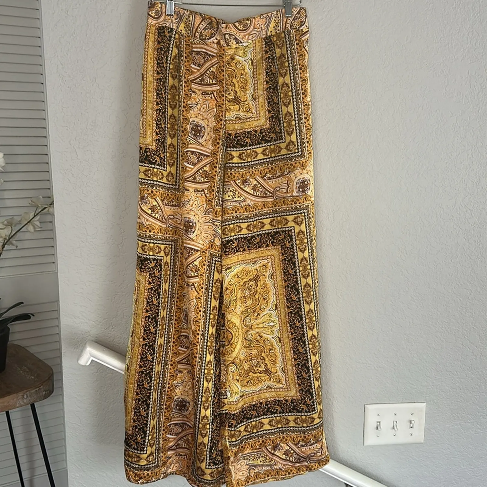 NEW Luxxel Gold Scarf Print Set Pants Crop Top Boho Street Bollywood Vacation - Image 4