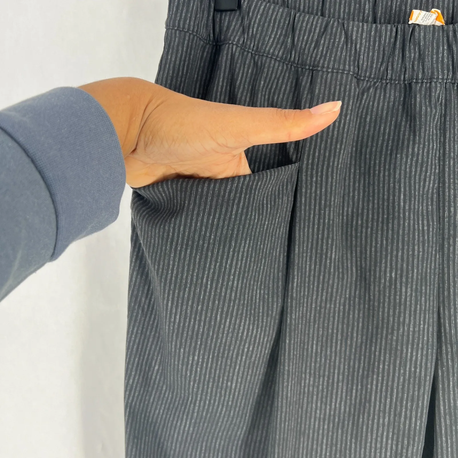 Lucy Get Going Ankle Pants Womens Medium Black Seersucker Tapered Leg Mid Rise - Image 3