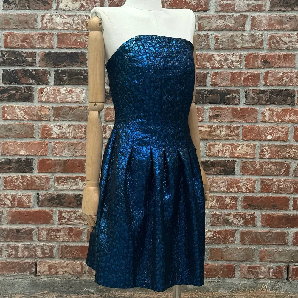 NWT Romeo & Juliet Couture blue metallic formal dress w/ removable straps - Image 5