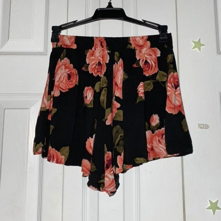 Floral Patterned Flowy Shorts - Image 2