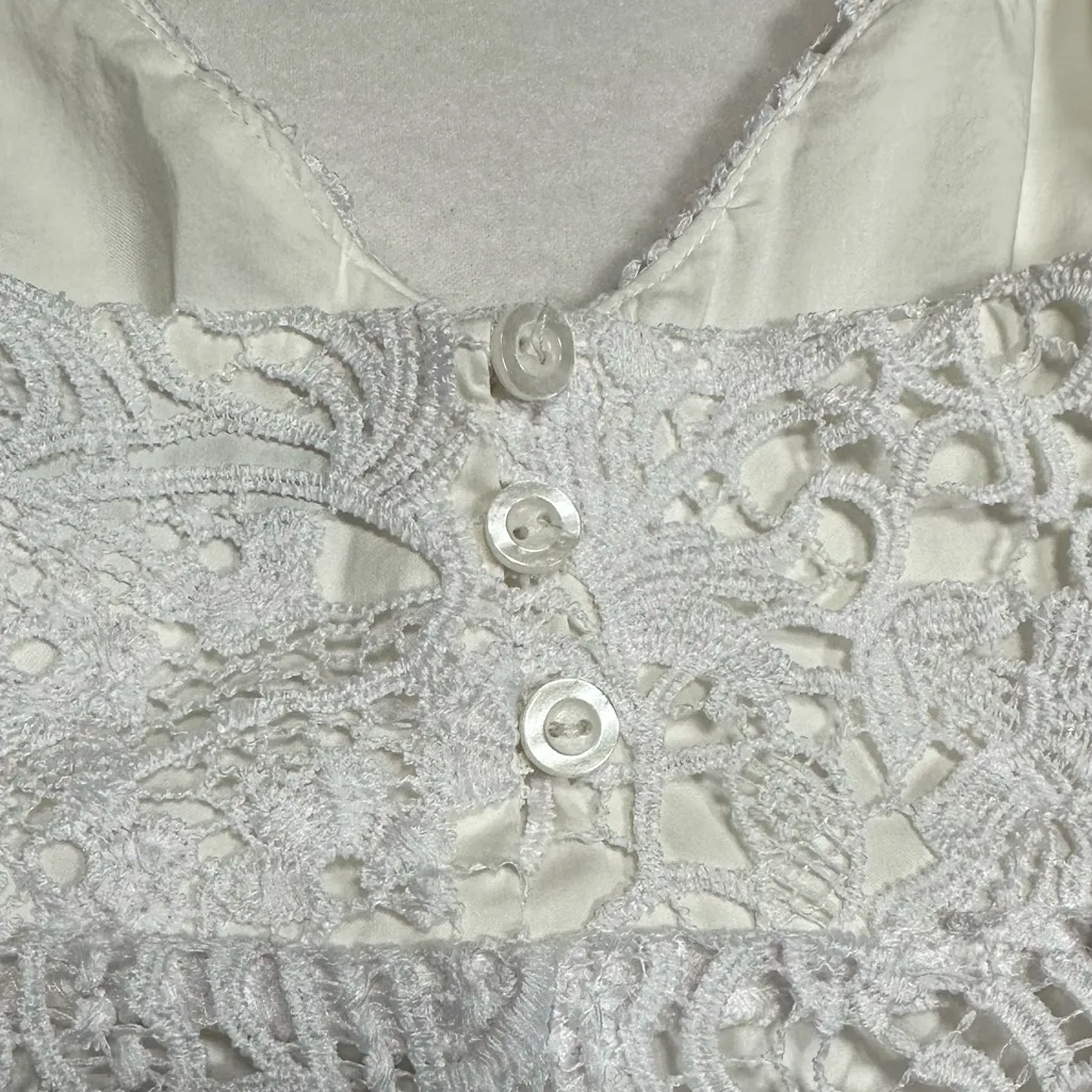 BCBGMAXAZRIA White Lace Crop Top Lined Adjustable Straps Size Large - Image 9