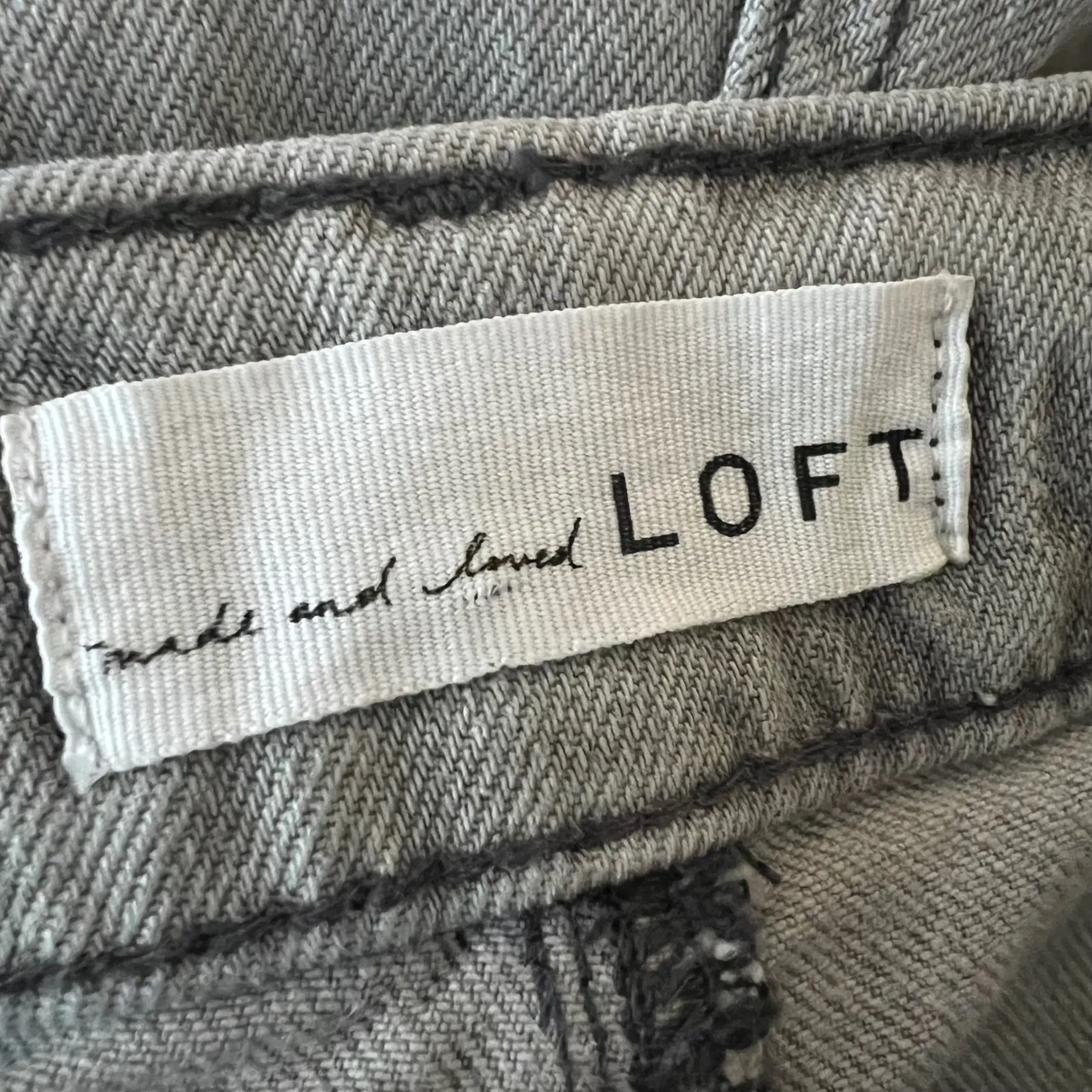 LOFT The Straight Crop Jeans Womens‎ Size 28 / 6 Gray Wash Frayed Hem Distressed - Image 3