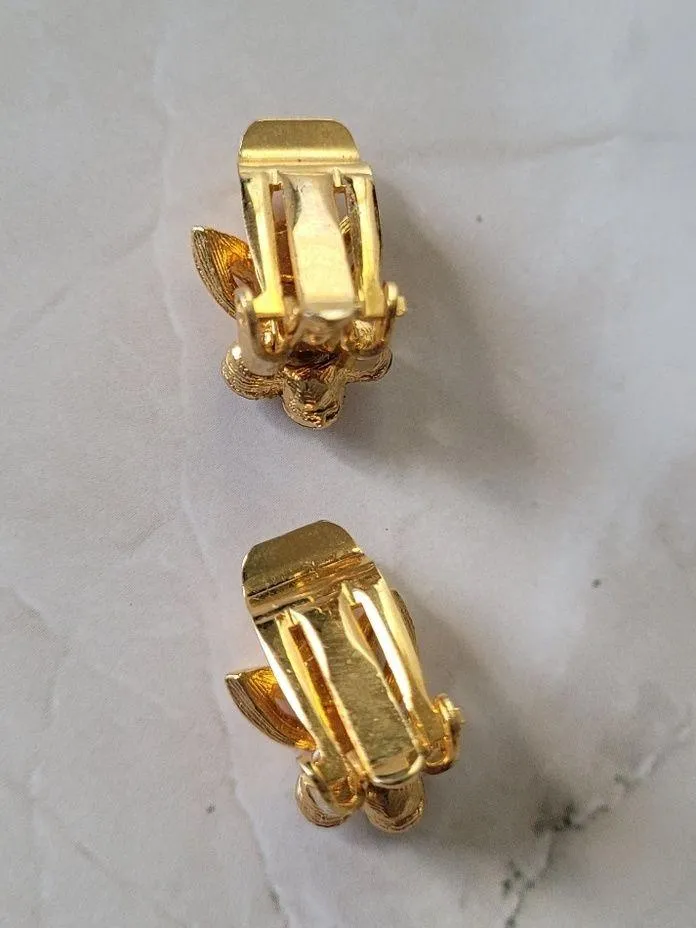 Vintage Retro Gold Tone Rhinestone Clip - Image 4