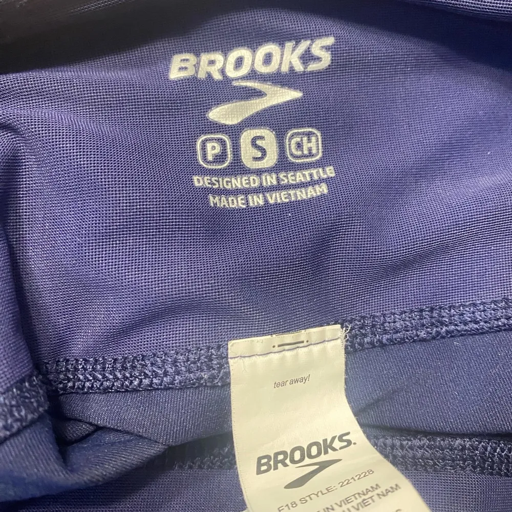 Brooks leggings small - Image 2