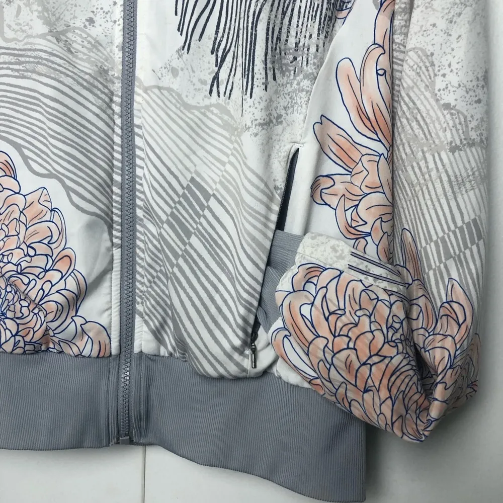 Zella Street to Studio Reversible Bomber Jacket Gray / White Floral - Image 7