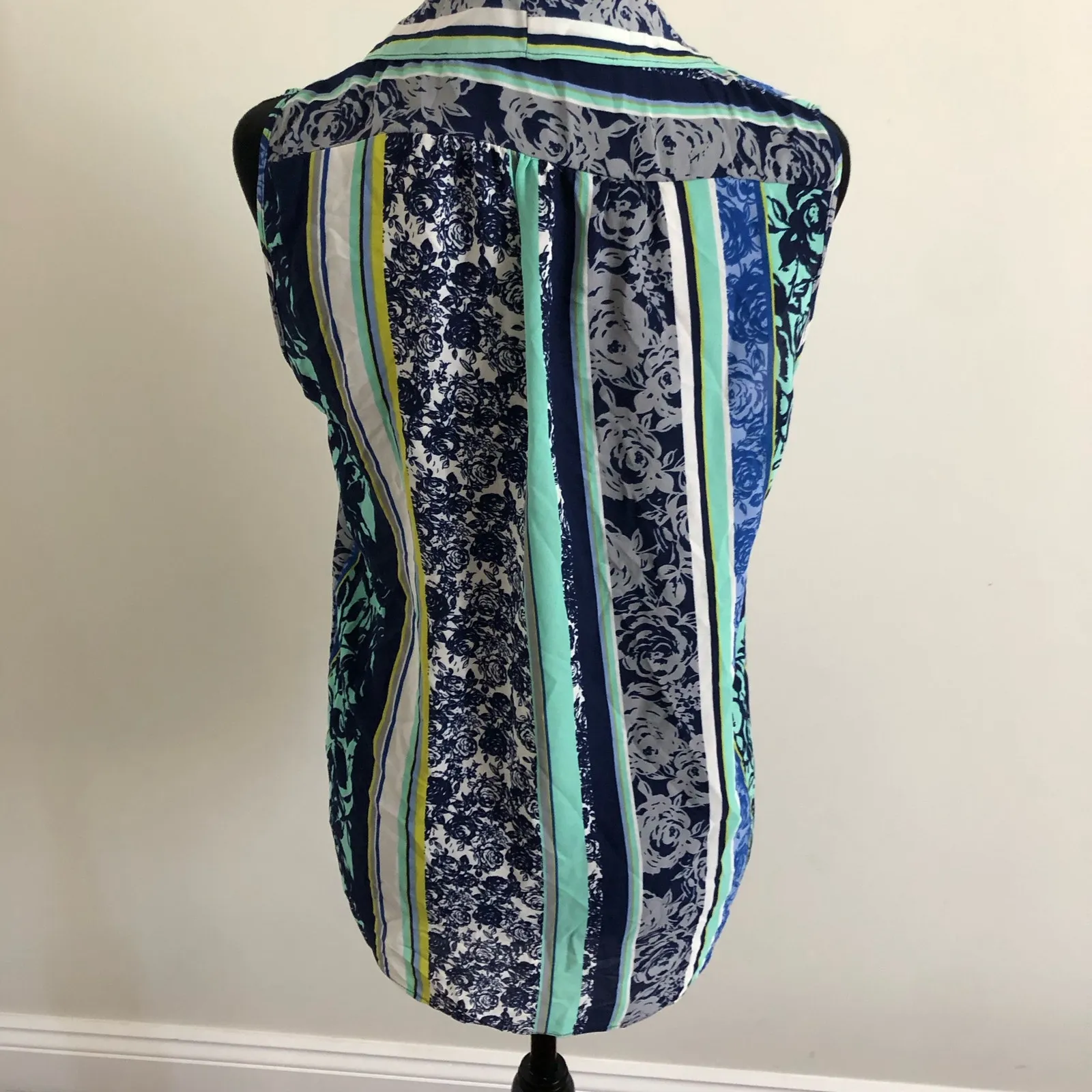 Three Eighty Two Women's Blue Striped Floral Print Sleeveless Blouse, Size Small - Image 7