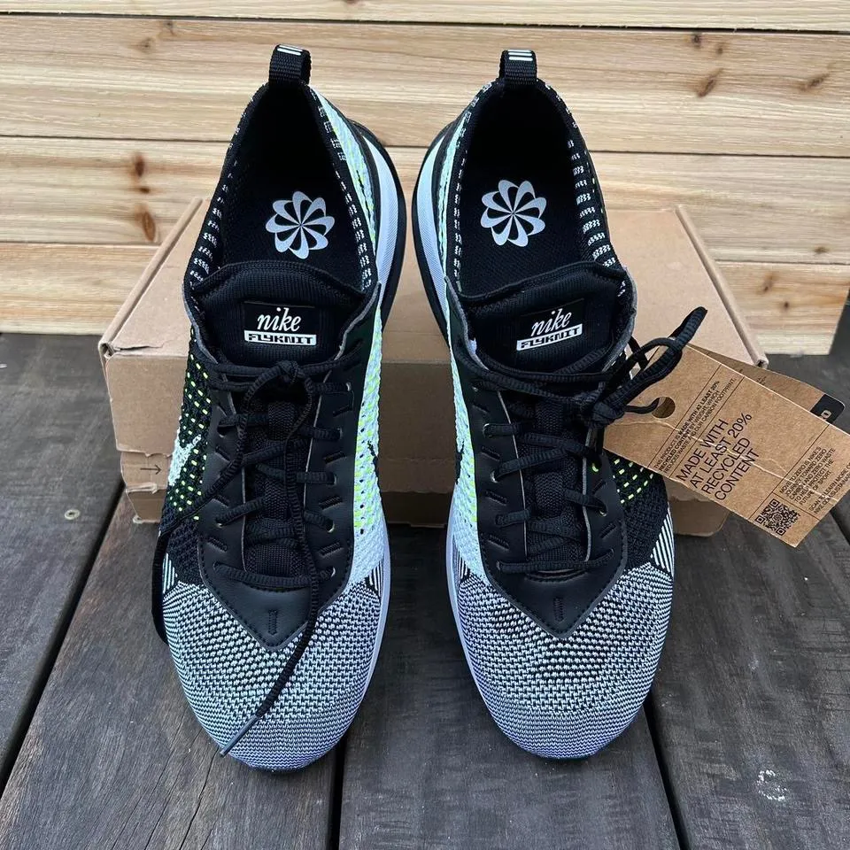 NWT New Black Nike Air Max Flyknit Racer  Sneaker in Fuchsia Dream/Black w/ Box - Image 3