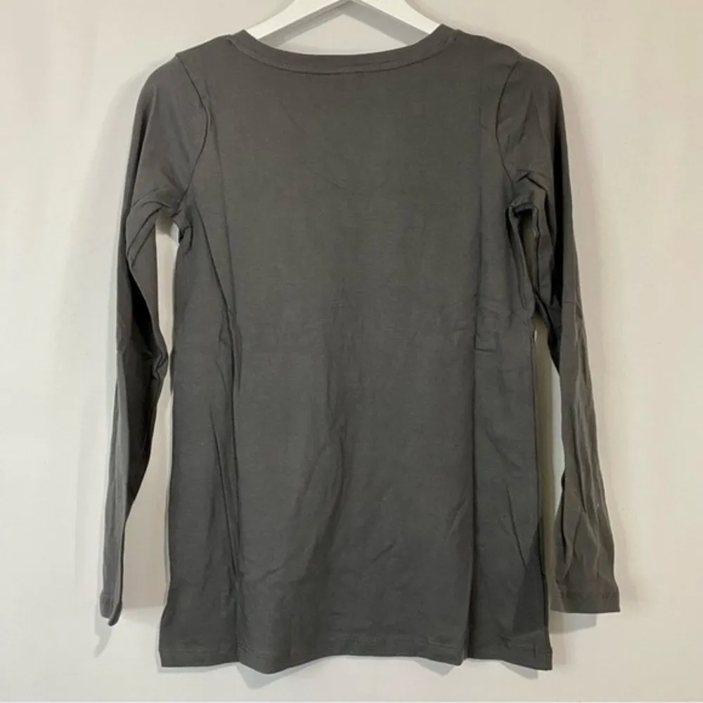 Zenana Outfitters Women’s V Neck Long Sleeve Tee Shirt Ash Gray Size Small NWOT - Image 10