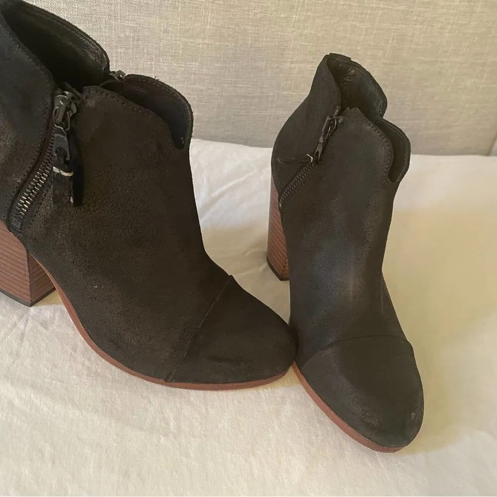 rag & bone Margot leather bootie black metal zip and brown heel. - Image 4