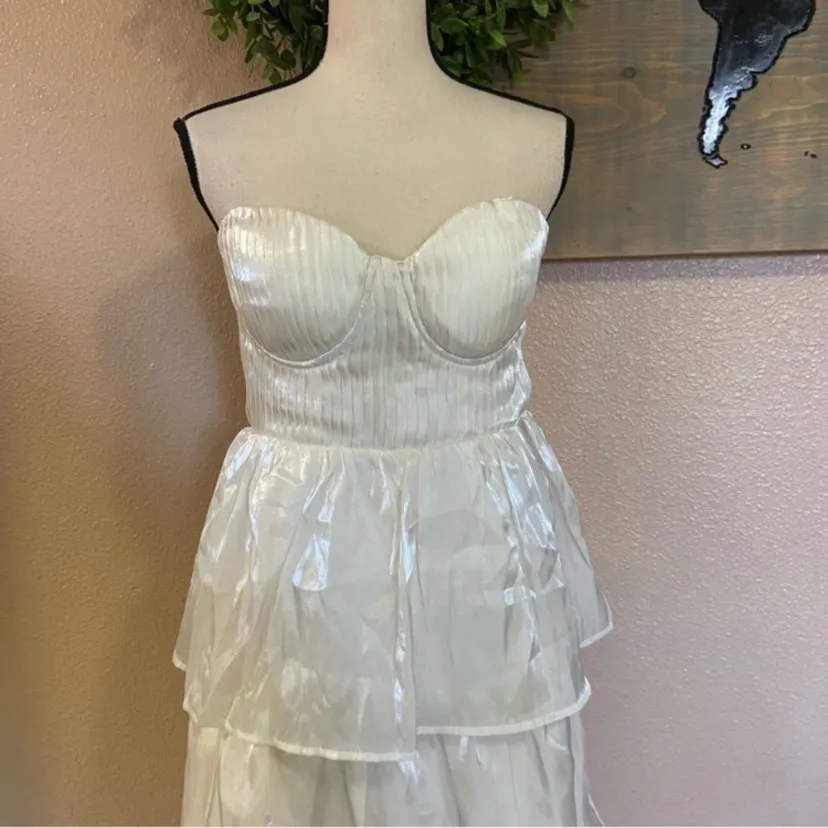 NWOT Lulus Com-pleat-ly Charming Ivory Organza Tiered Strapless Midi Dress - Image 10