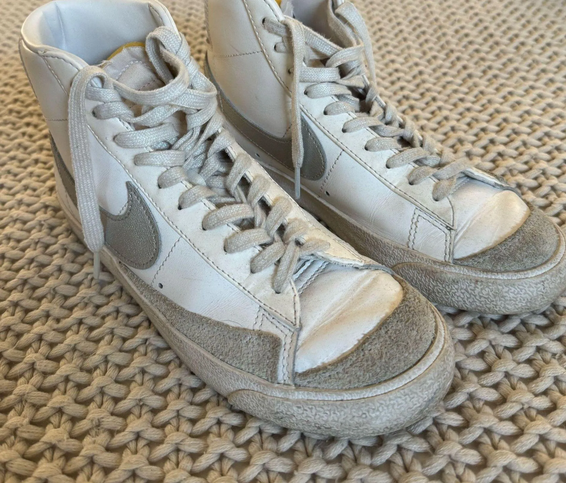 Nike Blazer Mid Women’s Sneakers - Image 2