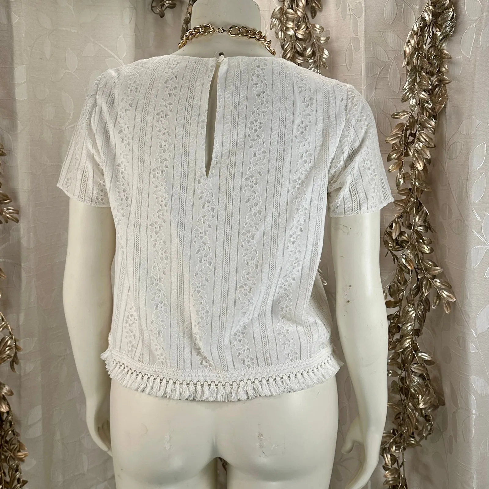 Michael Kors White Lace Blouse Women’s M Fringe Hem‎ Short Sleeve Top Classic - Image 5
