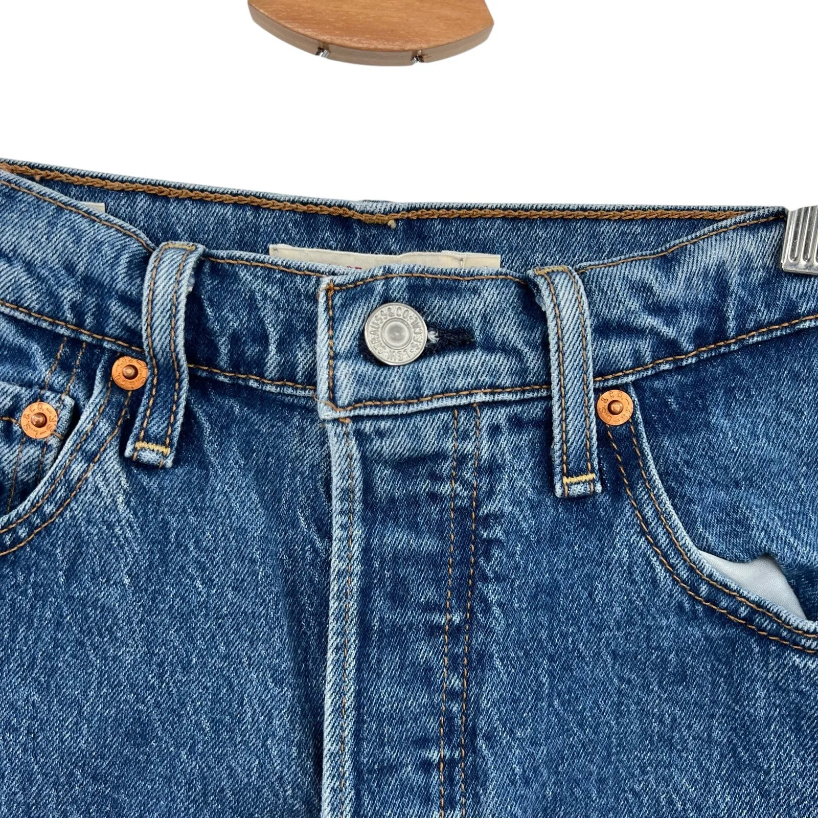 Levi's Ribcage‎ Straight Denim Shorts Jean Medium Wash Blue Size 26 - Image 2