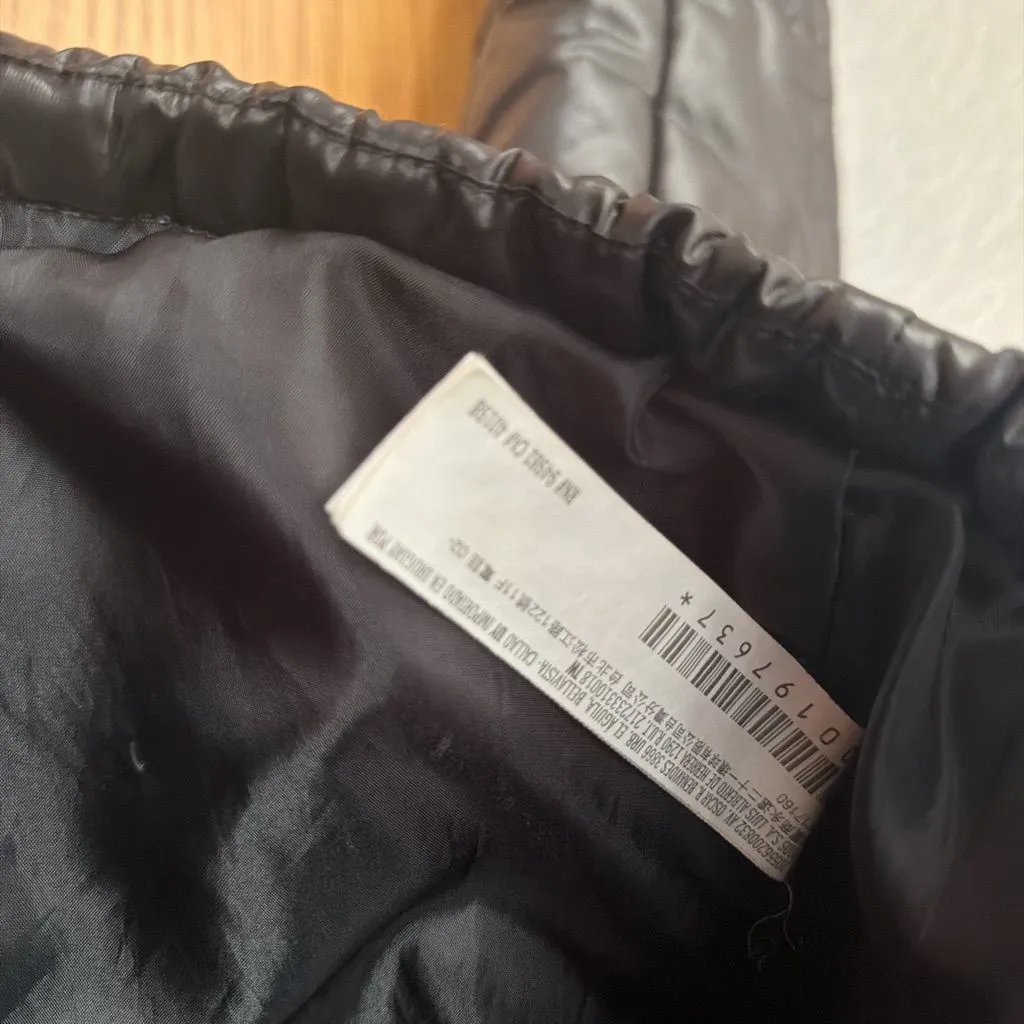 Forever 21 Black Slogan Puffer Jacket size M - Image 4