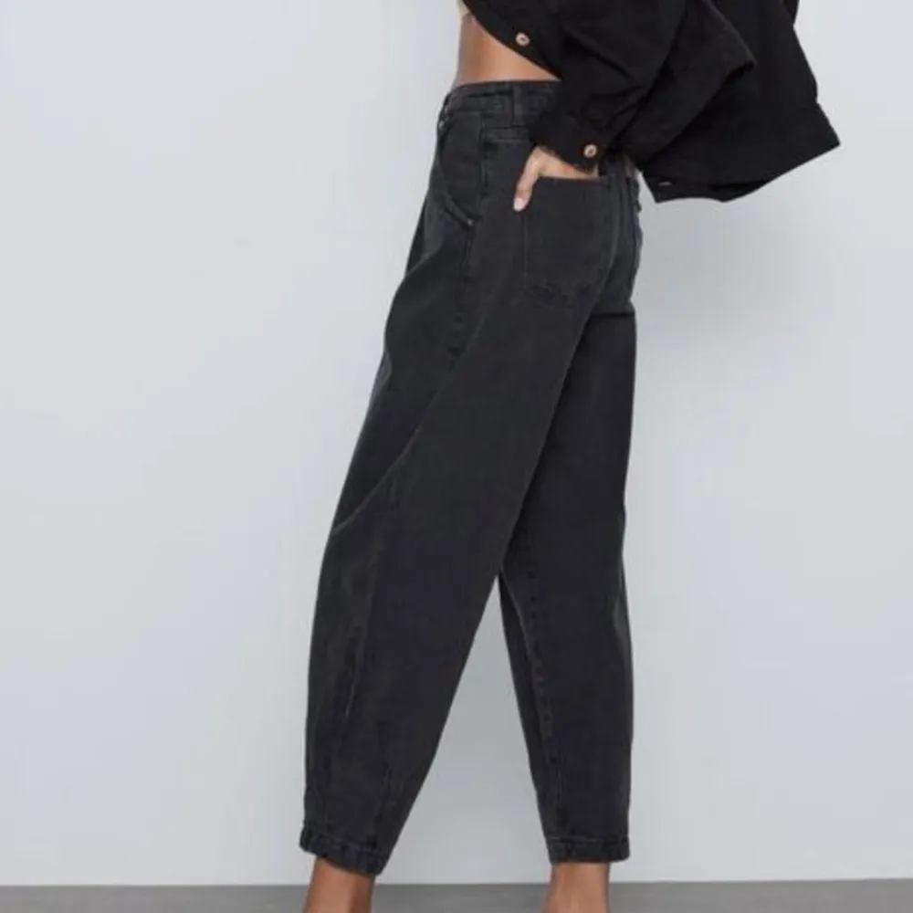 ZARA Baggy Slouchy Fit Paperbag Jeans High‎ Waist Cropped Ankle Faded Black 8 - Image 2