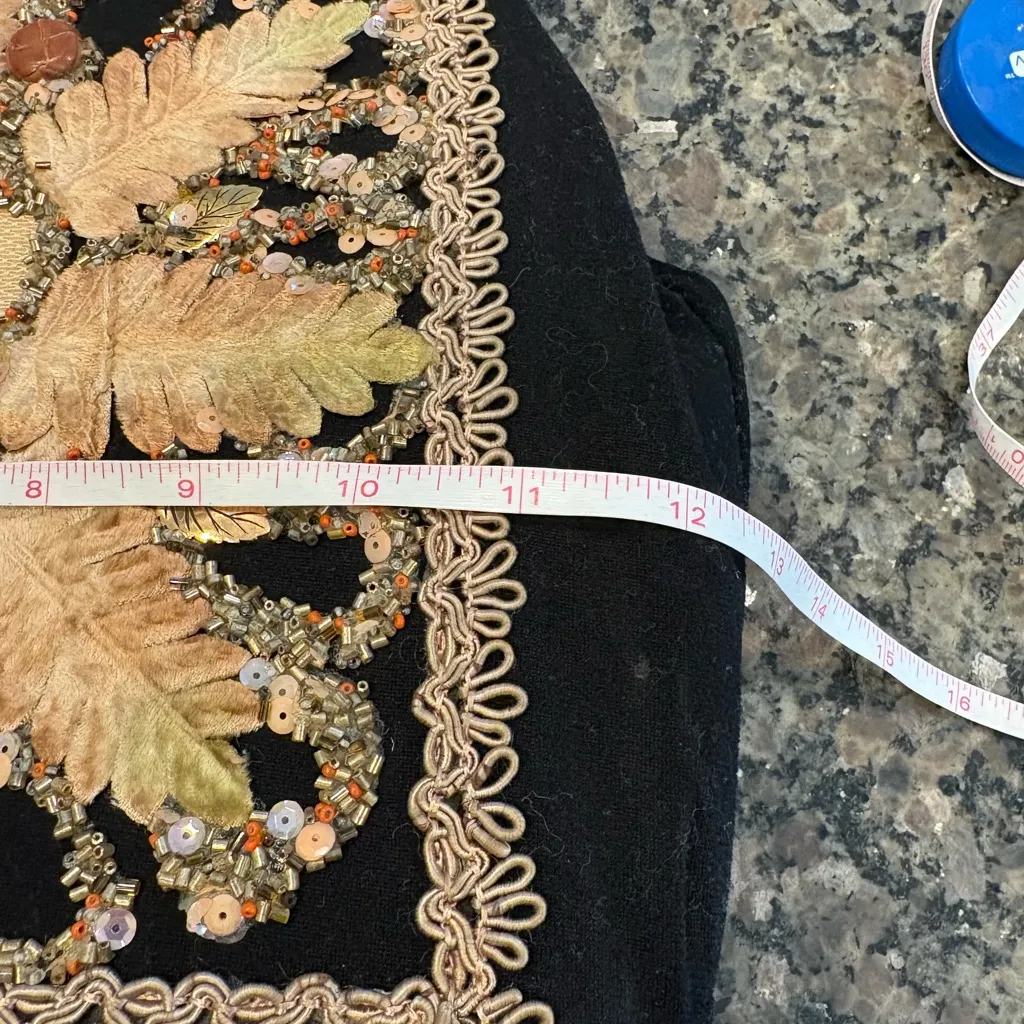 Vintage Black Velvet and Gold Embroidered Handbag Kiss Lock Clasp - Image 4