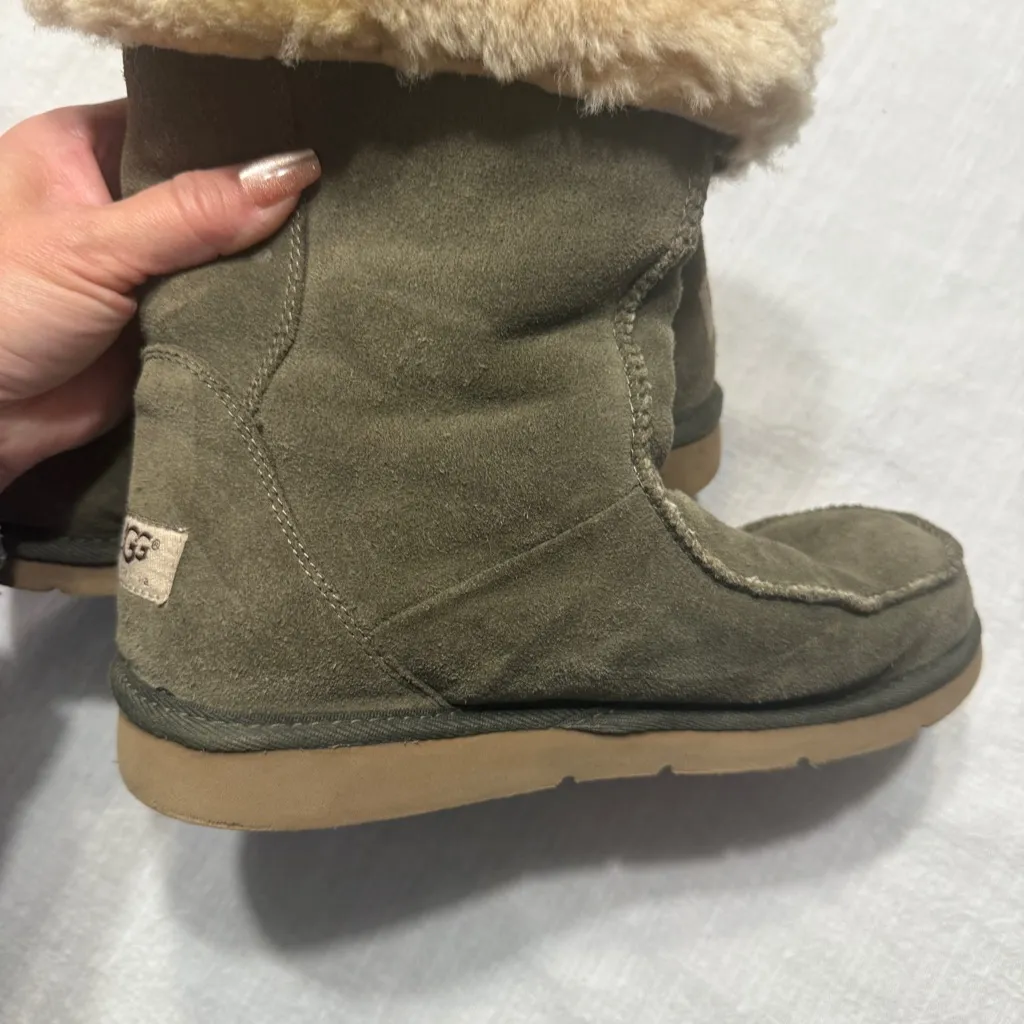 UGG Australia Olive and Tan Winter Boots Women's 8 - Image 9