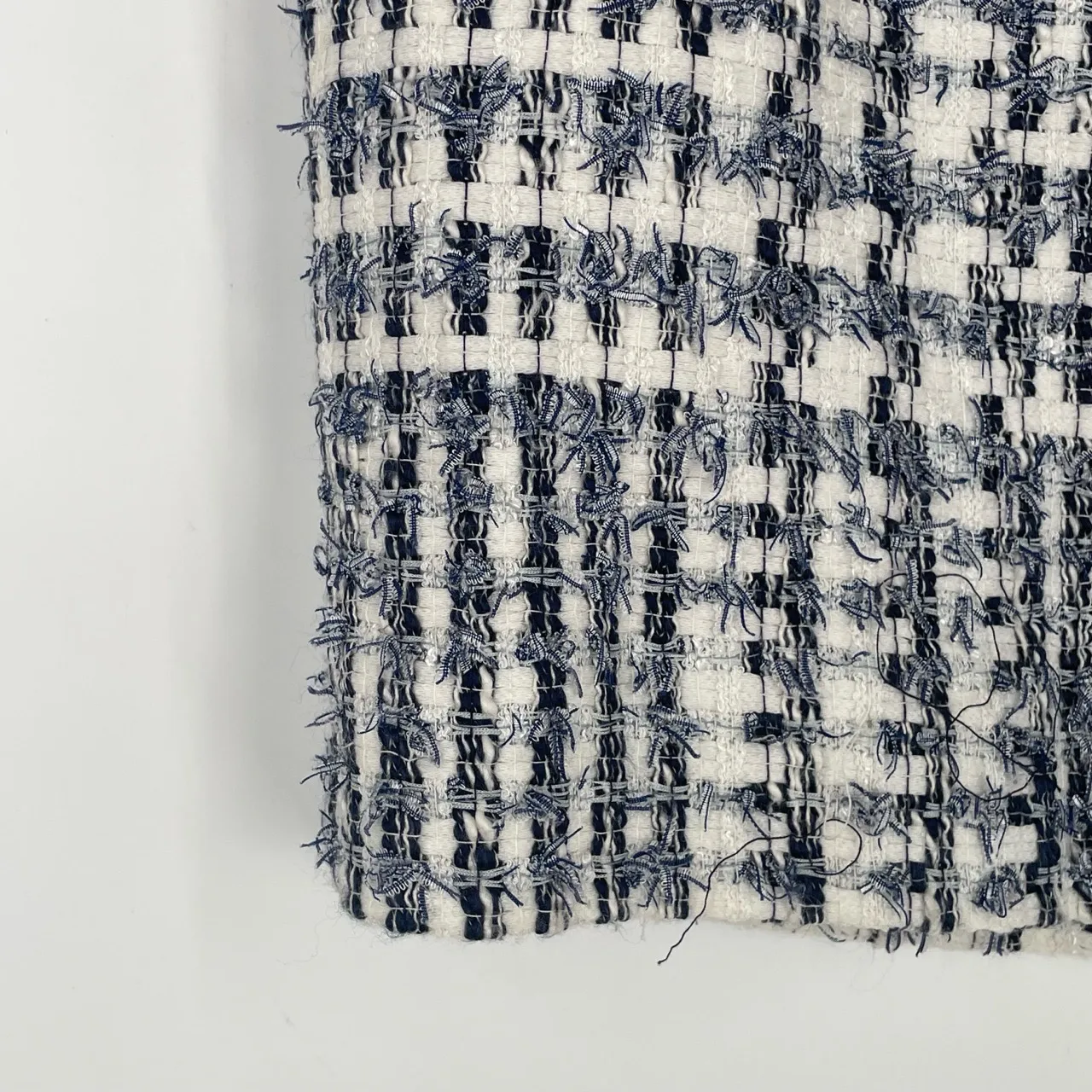 Kate Spade‎ New York Women's Kylie Tweed Metallic Boucle Pencil Skirt Size 2 - Image 3