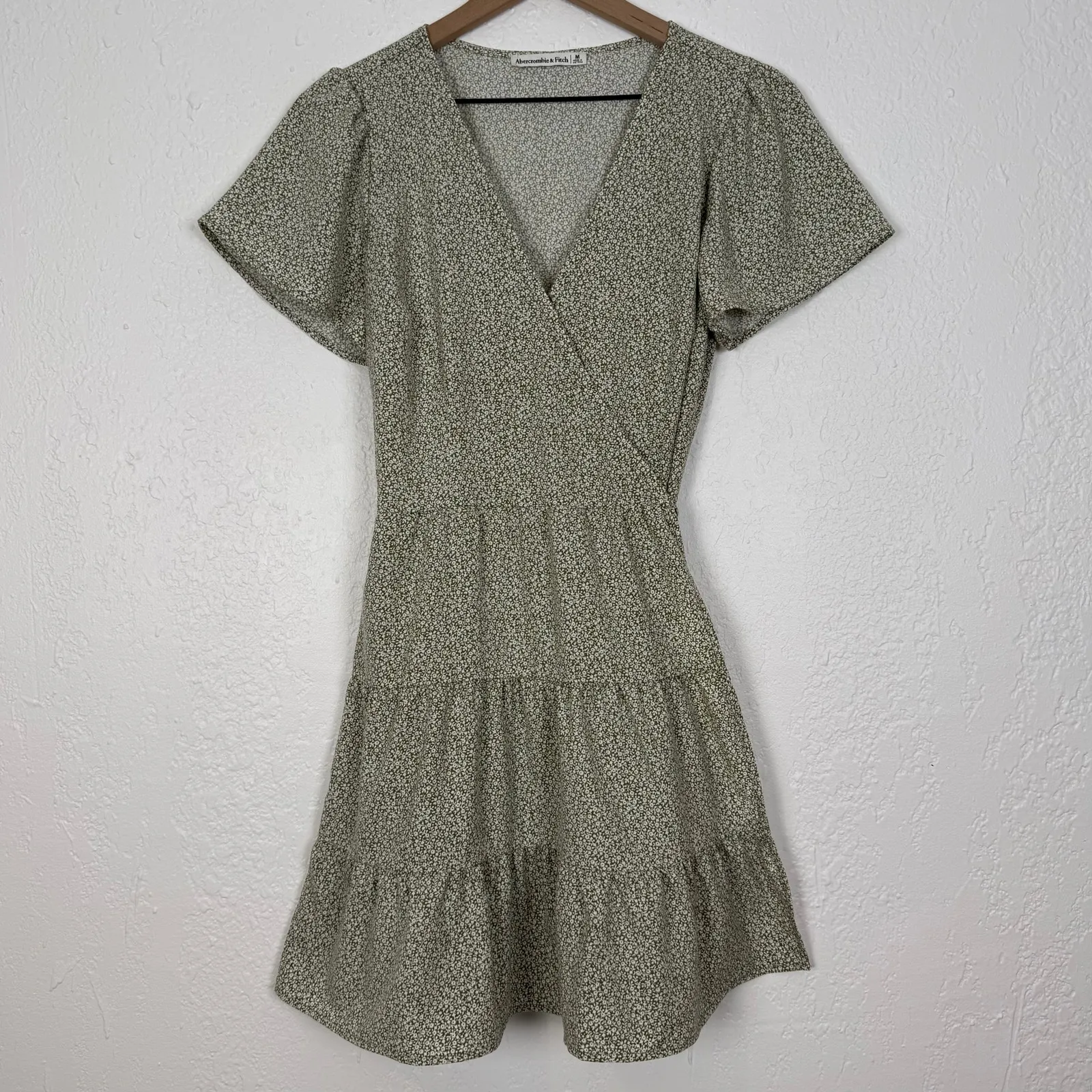 Abercrombie & Fitch Ditsy Floral Tiered Mini Wrap Dress Size Medium - Image 2