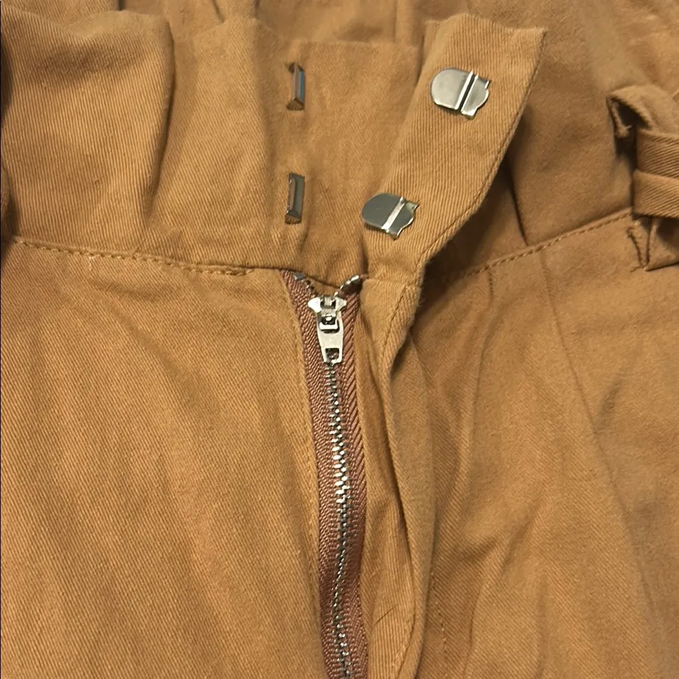 Lush Tan Capris with Belt - Image 5