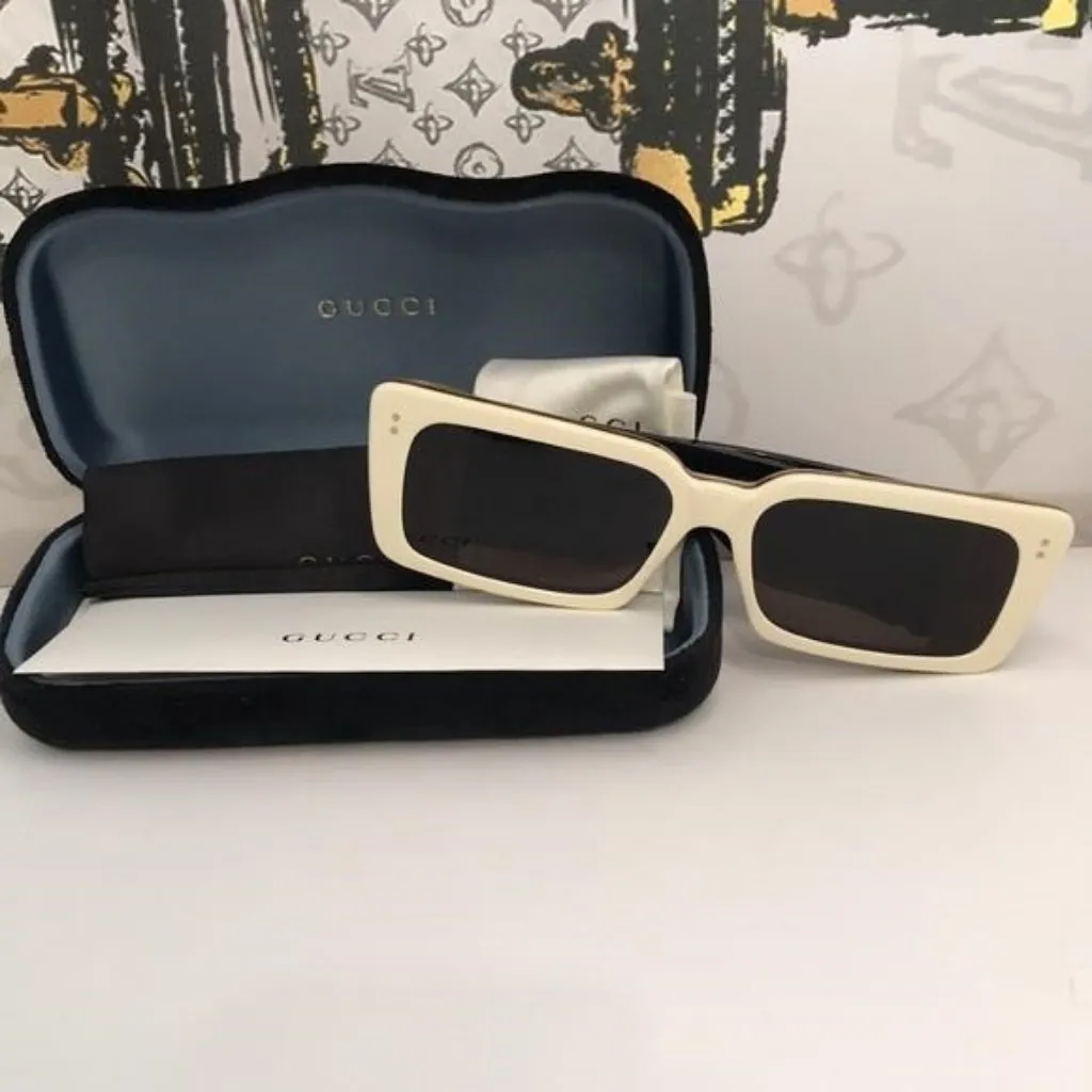 Gucci GG0543S 002 Ivory Black Oversized Rectangular Sunglasses Brown Lens - Image 3