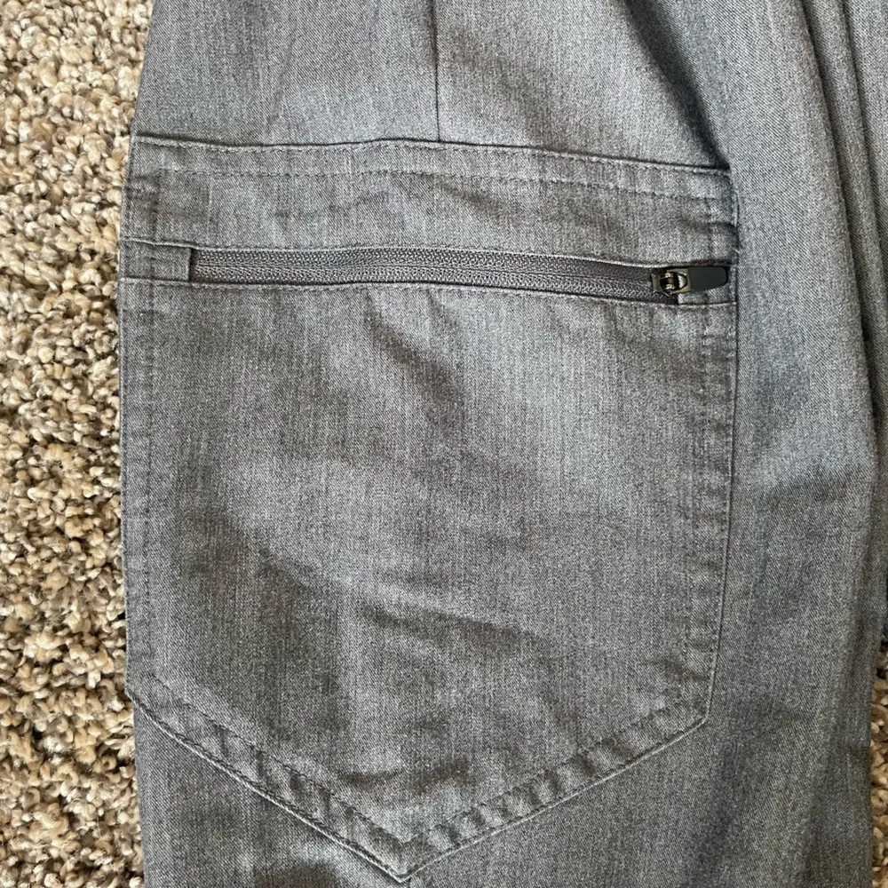 Women’s Figs Technical Collection Zamora Joggers Scrub Pants Gray Size XS - Image 4