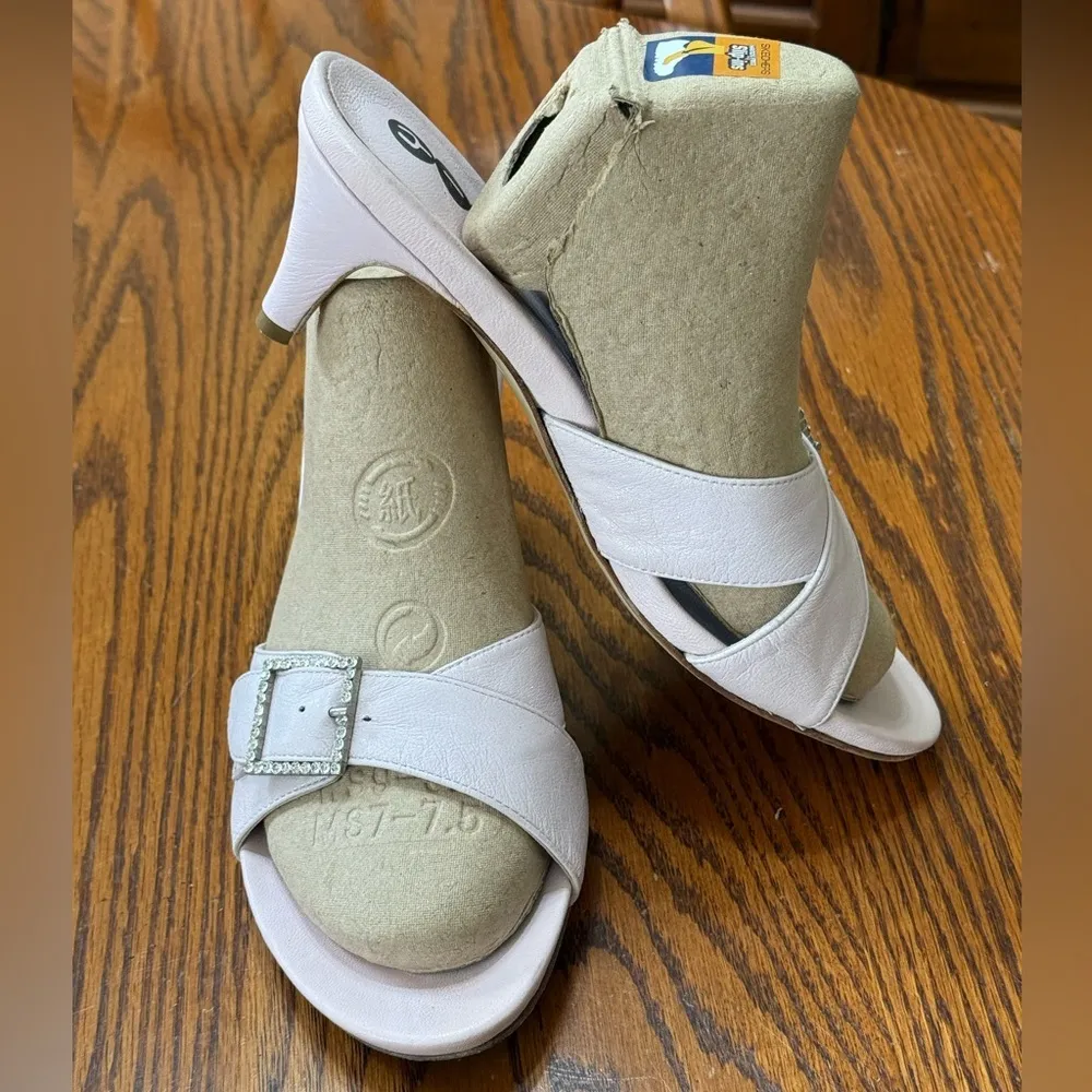 Yin Vero Cuoio Light Pink Heeled Mules with Rhinestone Buckle Size 38 7.5 - Image 3