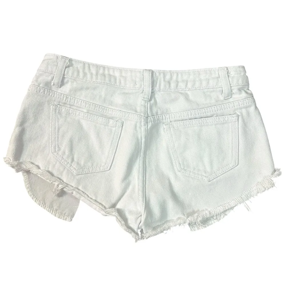 Revolve Superdown Denim Shorts in White Size 24 Cut Offs Low Rise - Image 3