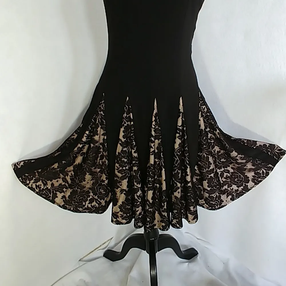 Dj Jaz Women's Pleated Flowy Dress Size 4 - Image 3