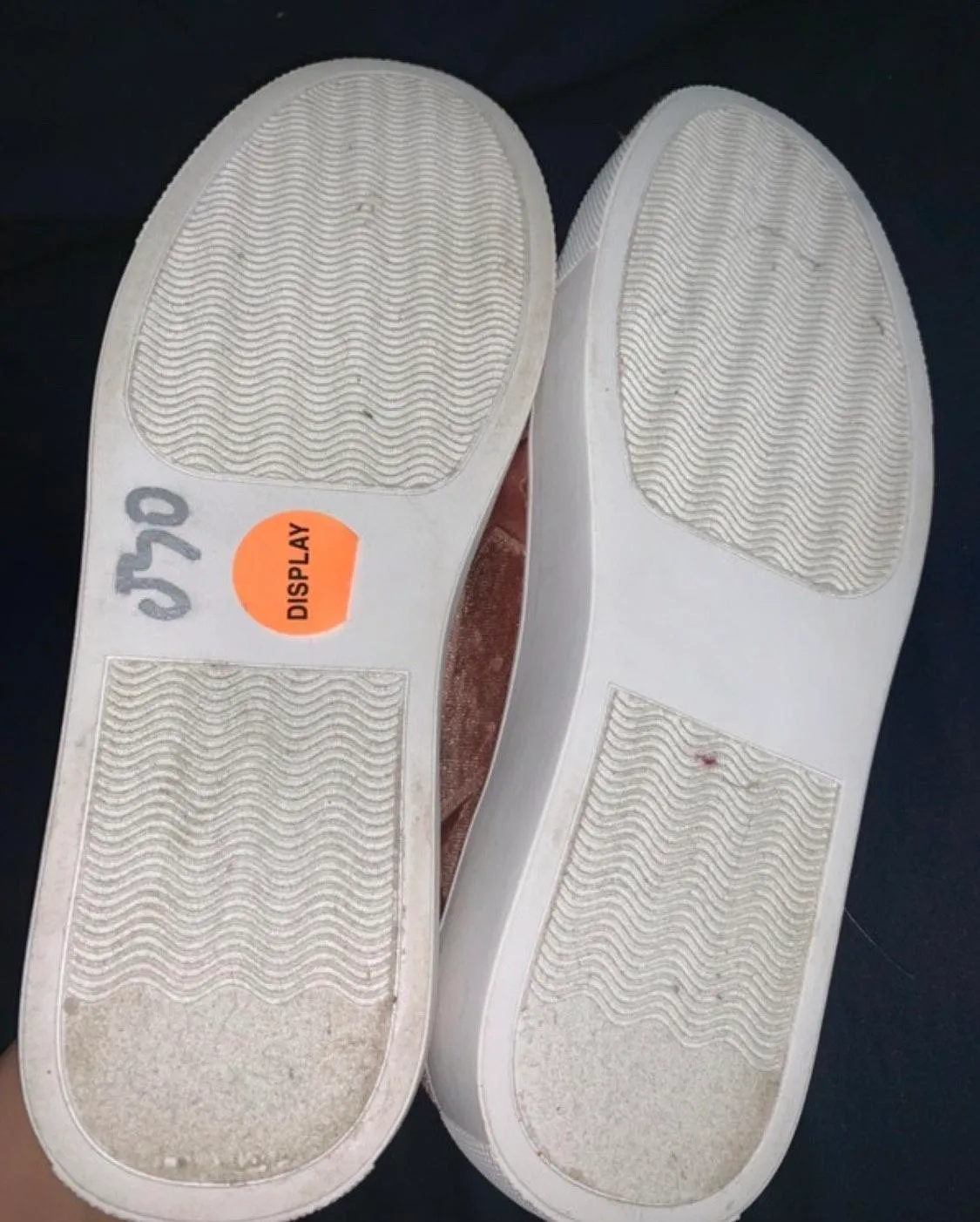 Sneakers Size 5 - Image 3