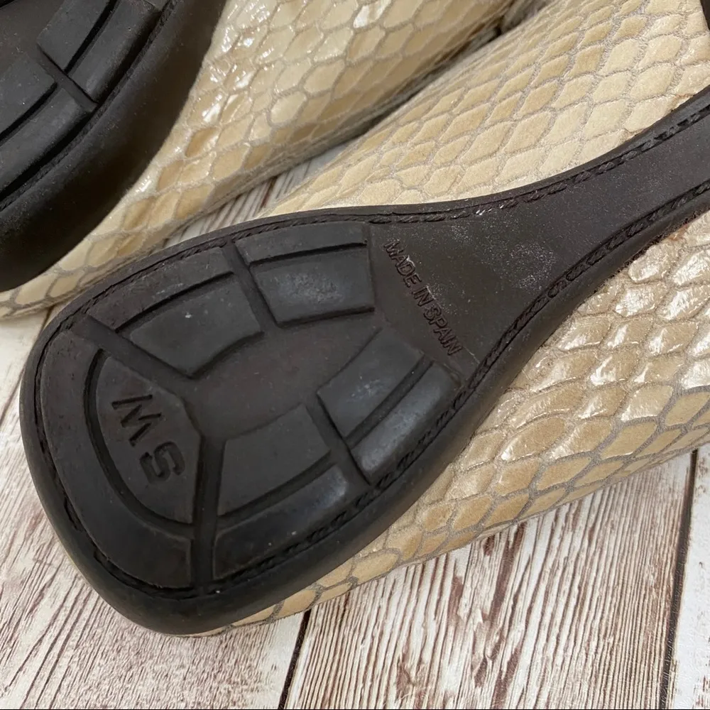 Stuart Weitzman CIA Beige Snakeskin Mules Loafers - Image 12