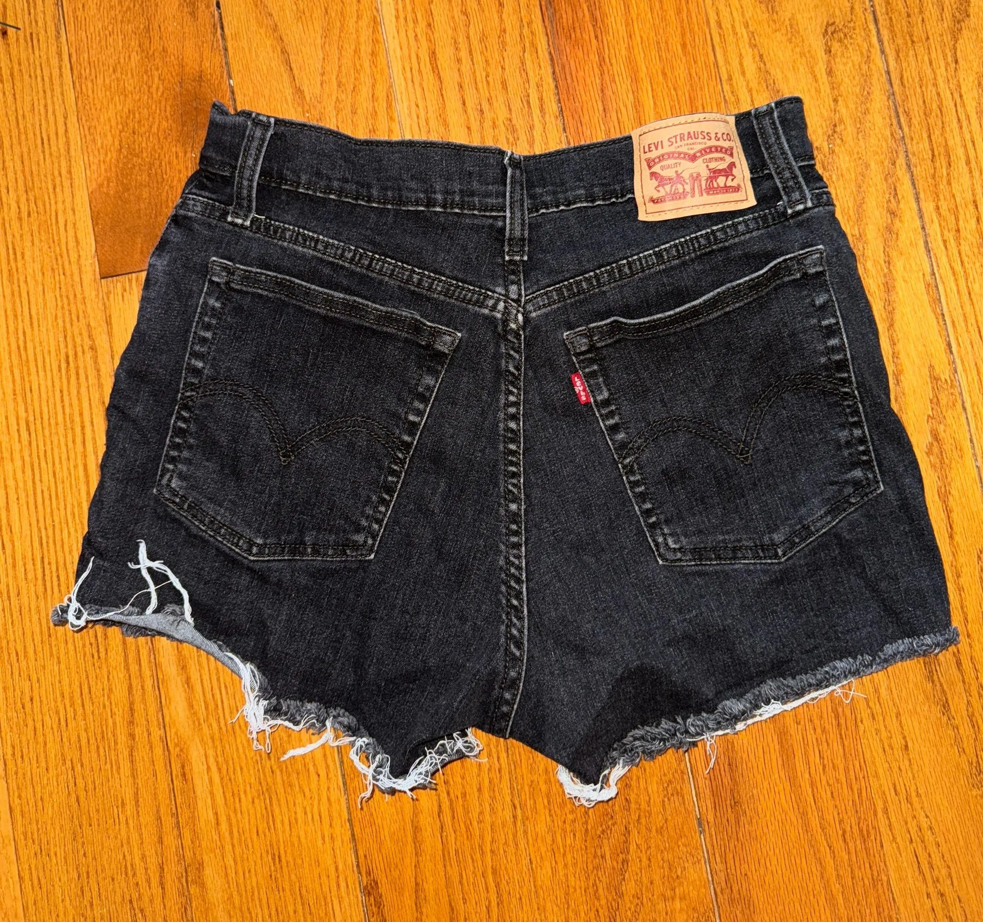 Levi’s Jeans High-Rise Shorts - Image 3