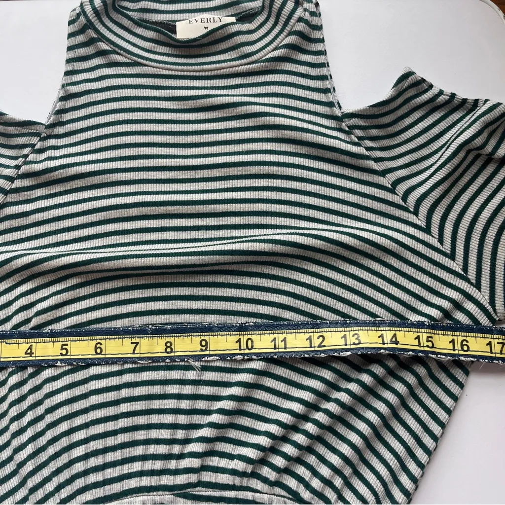 Elegant Green Striped Cold Shoulder Dress - Image 7