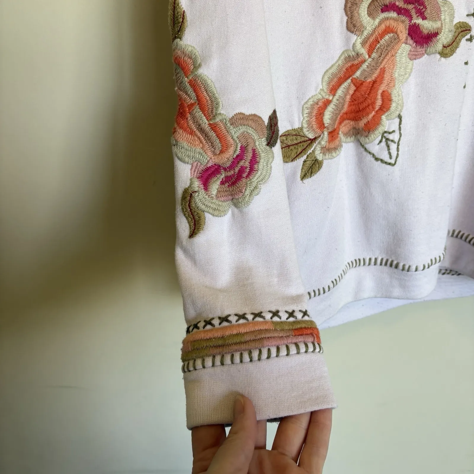 Sundance Women's Embroidered Pullover Pink Hoodie Floral Size Xs - Image 4